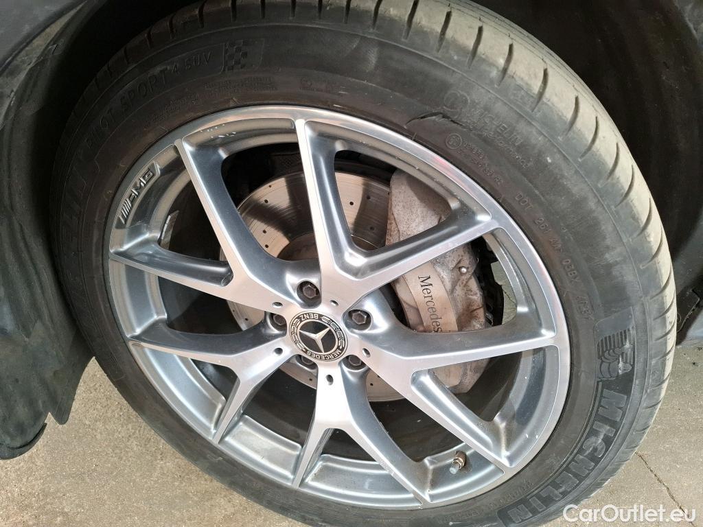  Mercedes  G-Klasee MERCEDES-BENZ GLC Coupe / 2019 / 5P / Coupé GLC 300 AMG Line 4Matic #2