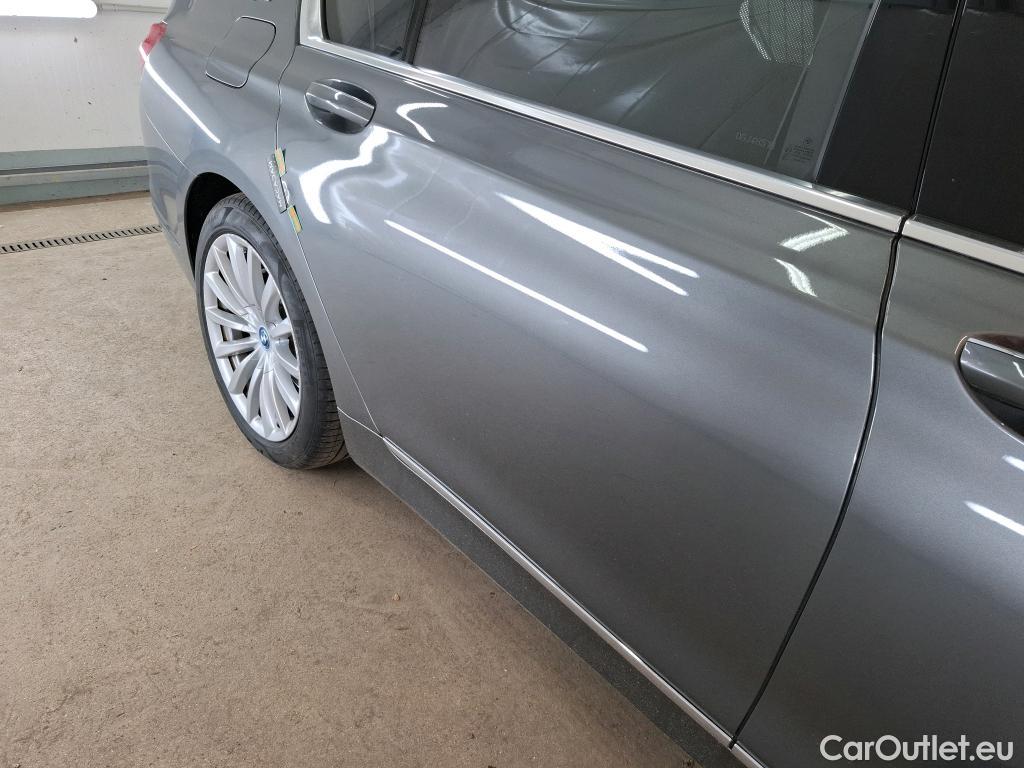  Bmw  Serie 7 BMW Série 7 Limousine 4p Berline 740Le iPerformance 326 ch Exclusive BVA8 #9