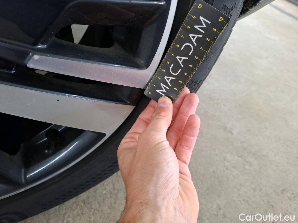  Peugeot  3008 PEUGEOT  / 2016 / 5P / SUV Puretech 180 S&S EAT8 GT LINE #74