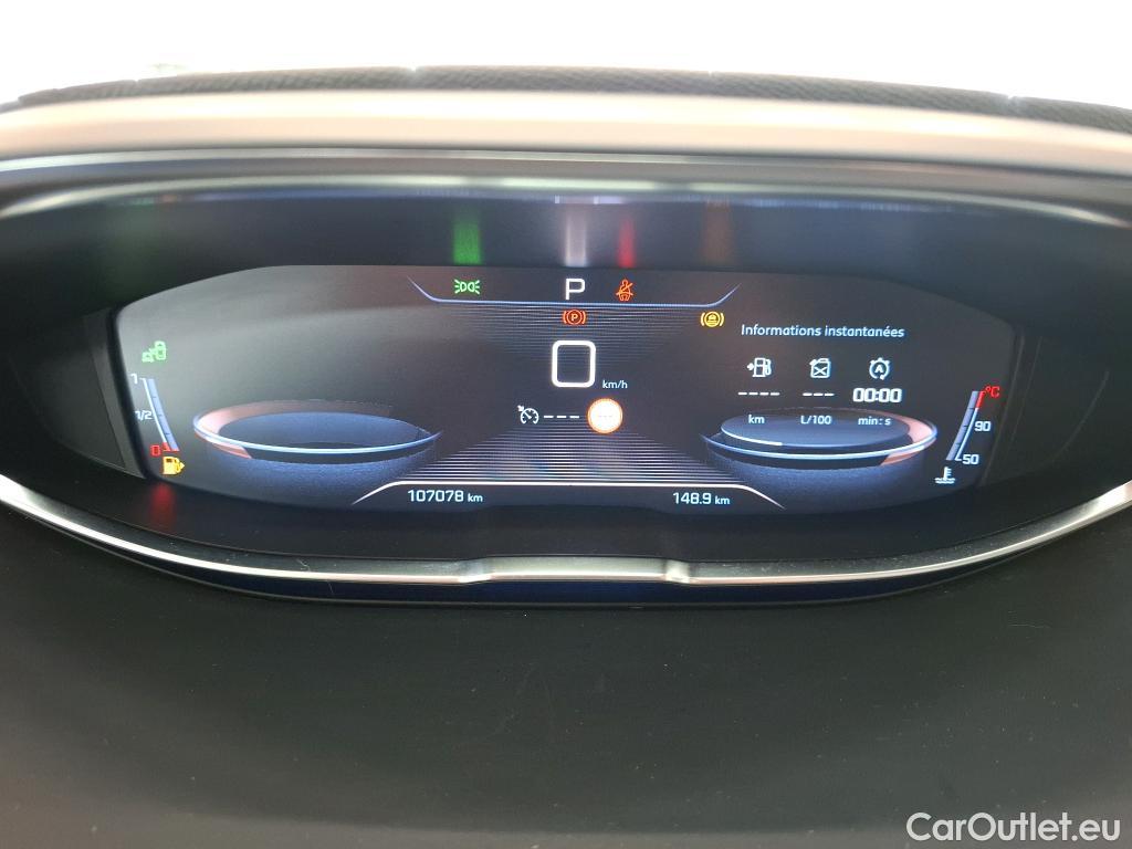  Peugeot  3008 PEUGEOT  / 2016 / 5P / SUV Puretech 180 S&S EAT8 GT LINE #104