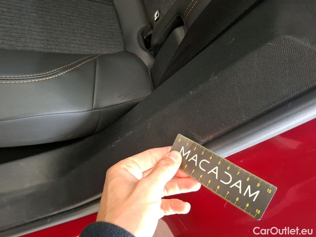  Peugeot  3008 PEUGEOT  / 2016 / 5P / SUV Puretech 180 S&S EAT8 GT LINE #52