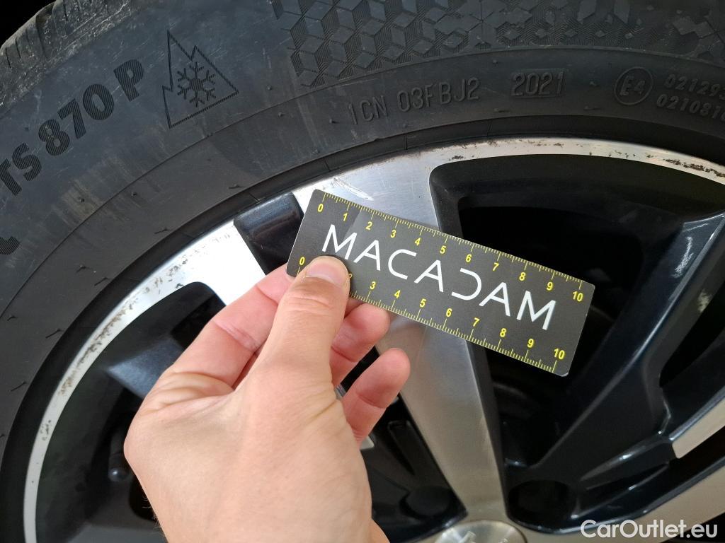  Peugeot  3008 PEUGEOT  / 2016 / 5P / SUV Puretech 180 S&S EAT8 GT LINE #40