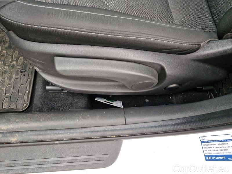  Hyundai  i30   cw (PD)(2017->)  kom.1.5T-GDI Smart 5d #25