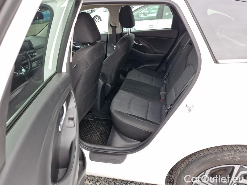  Hyundai  i30   cw (PD)(2017->)  kom.1.5T-GDI Smart 5d #26