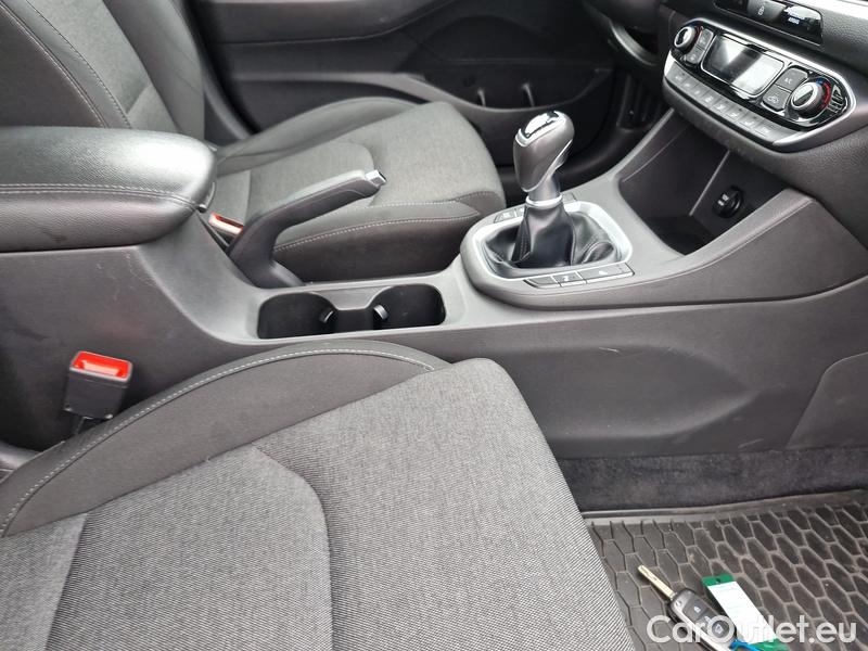  Hyundai  i30   cw (PD)(2017->)  kom.1.5T-GDI Smart 5d #21