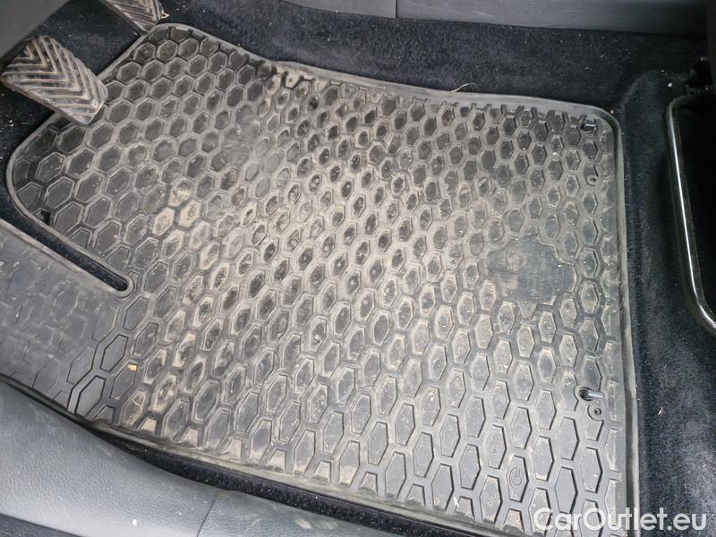  Hyundai  i30   cw (PD)(2017->)  kom.1.5T-GDI Smart 5d #24