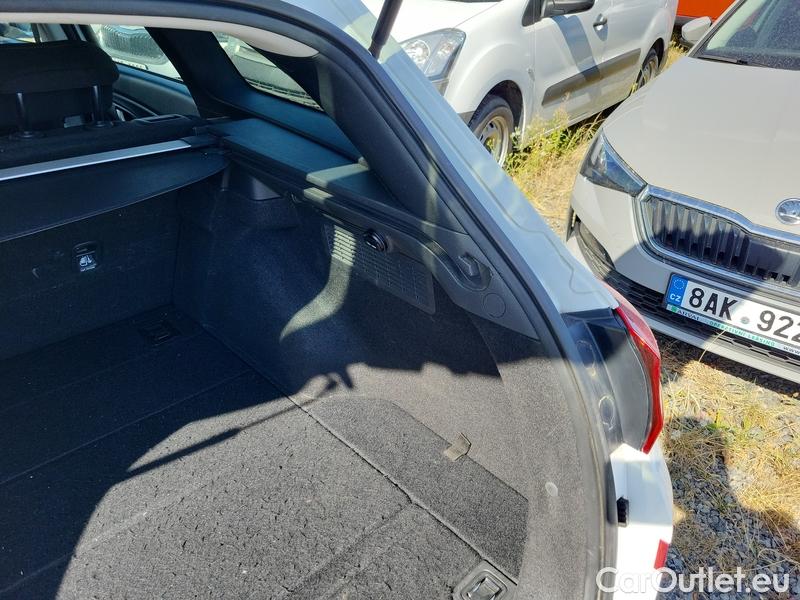  Hyundai  i30   cw (PD)(2017->)  kom.1.5T-GDI Family Smart #10