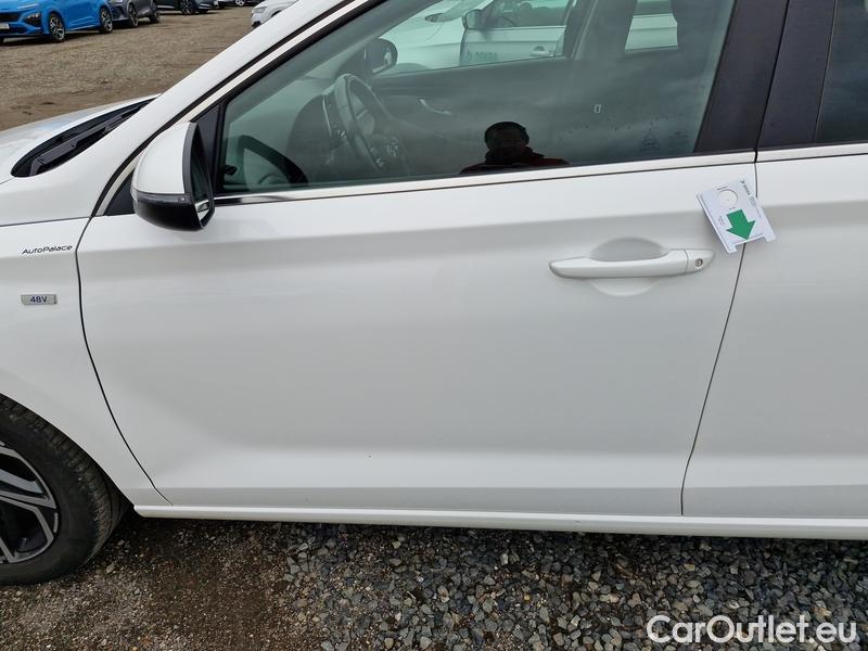  Hyundai  i30   cw (PD)(2017->)  kom.1.5T-GDI Smart 5d #5