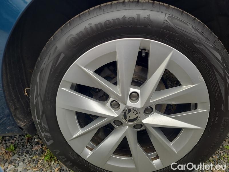  Skoda  Octavia  Lim. (NX3)(2020)  1.0TSI 81 Style #14