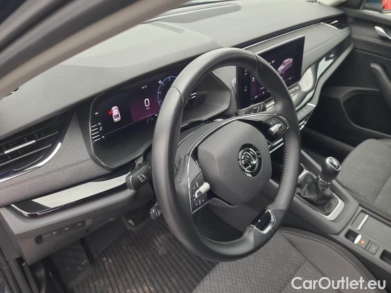  Skoda  Octavia  Lim. (NX3)(2020)  1.0TSI 81 Style #10