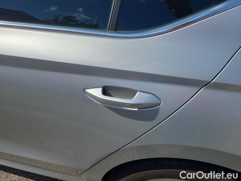  Skoda  Octavia  Lim. (NX3)(2020) Oct.2.0TDI 110 Style 4WD AT #13