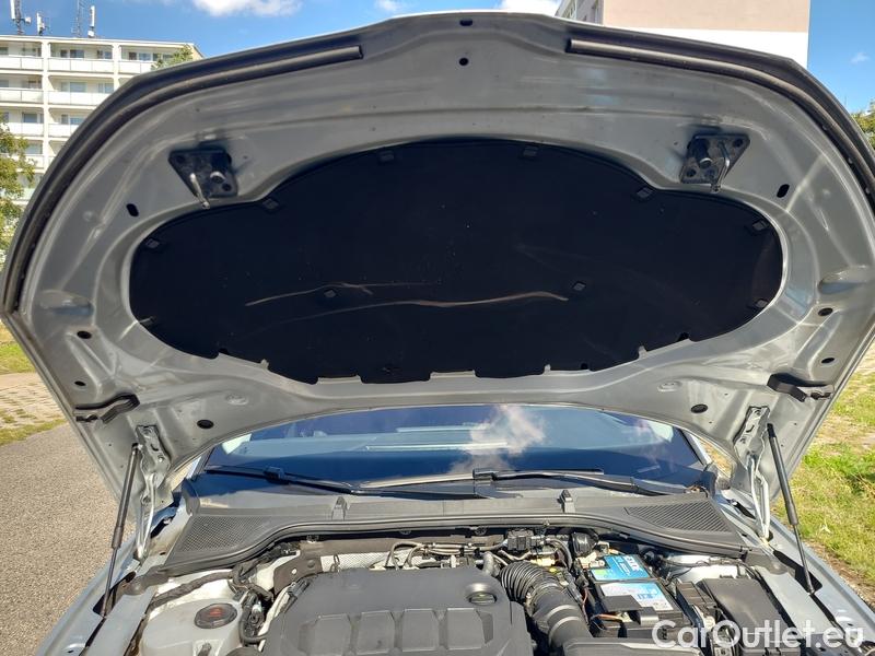  Skoda  Octavia  Lim. (NX3)(2020) Oct.2.0TDI 110 Style 4WD AT #2