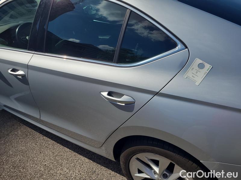  Skoda  Octavia  Lim. (NX3)(2020) Oct.2.0TDI 110 Style 4WD AT #12