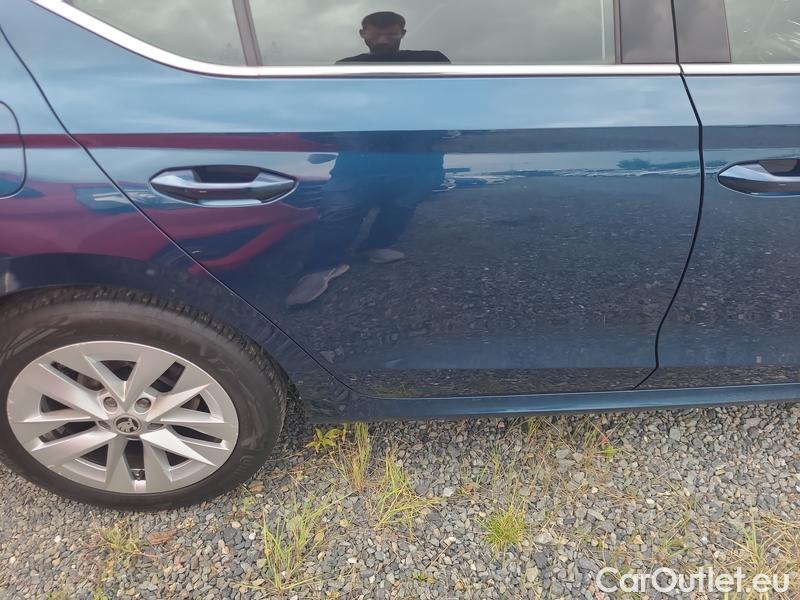  Skoda  Octavia  Lim. (NX3)(2020)  1.0TSI 81 Style #24