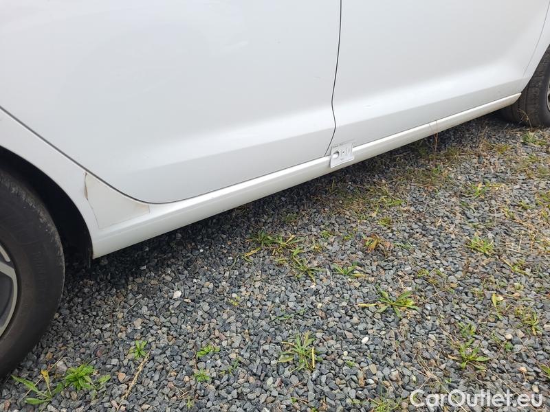  Hyundai  i30  (PD)(01.2017  ->)  kom.1.5T-GDI Smart 5d #30