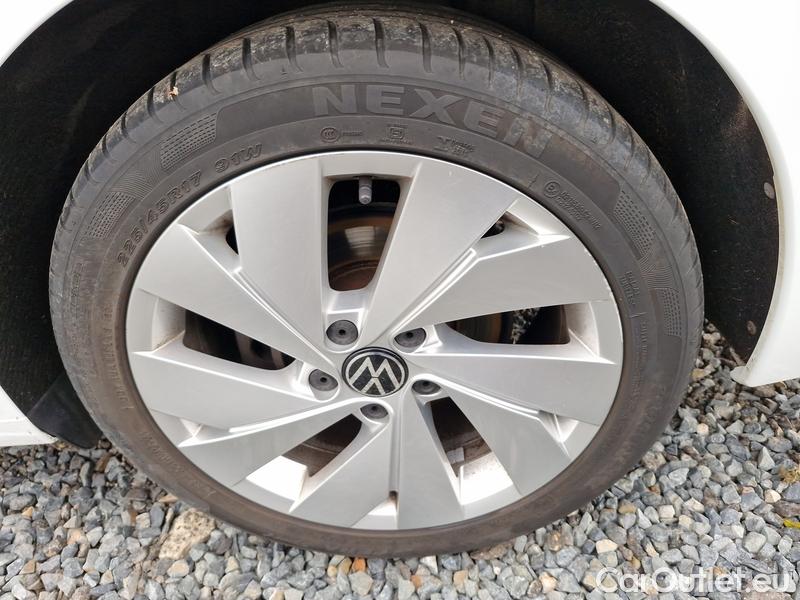  Volkswagen  Golf  VIII Variant (CG5) 2020 Var.1.5 TSI 110 Style 5d #8