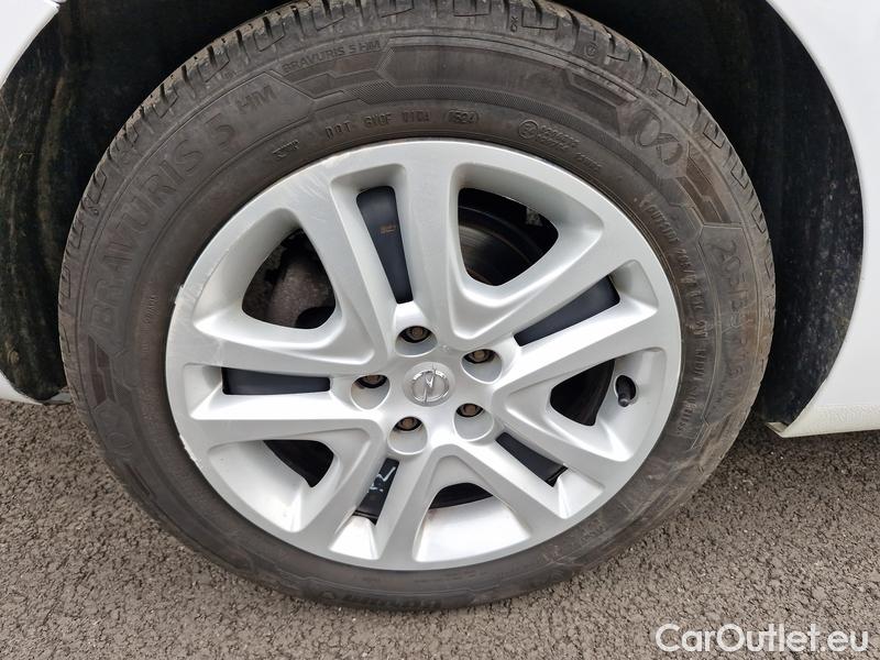  Opel  Astra  K Sports Tourer (2015) ST 1.5CDTi 77 Edition 5d #25