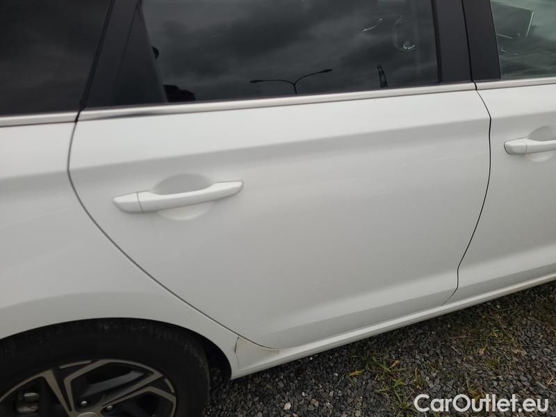  Hyundai  i30  (PD)(01.2017  ->)  kom.1.5T-GDI Smart 5d #31