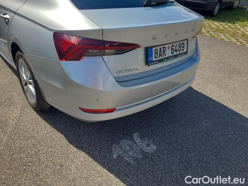  Skoda  Octavia  Lim. (NX3)(2020) Oct.2.0TDI 110 Style 4WD AT #16