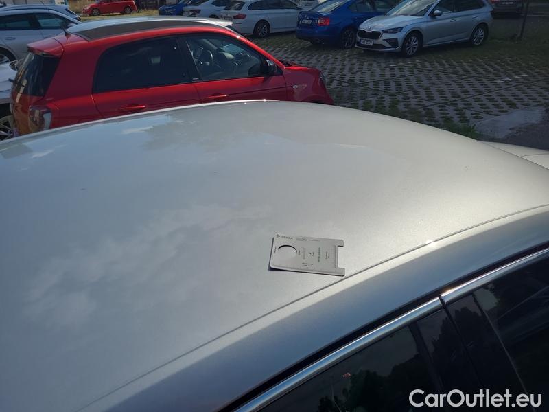  Skoda  Octavia  Lim. (NX3)(2020) Oct.2.0TDI 110 Style 4WD AT #18