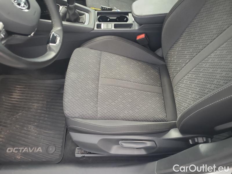  Skoda  Octavia  Combi (NX3)(2020) Oct.Combi 1.5TSI 110 Style #13