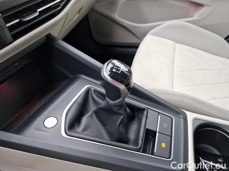  Volkswagen  Golf  VIII Variant (CG5) 2020 Var.1.5 TSI 110 Style 5d #13