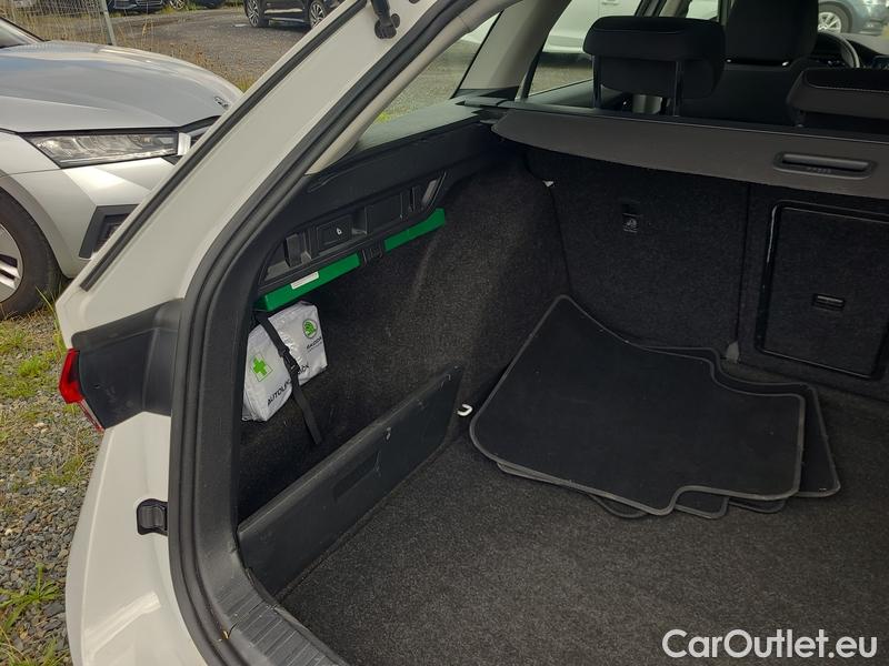  Skoda  Octavia  Combi (NX3)(2020) Oct.Combi 1.5TSI 110 Style #10