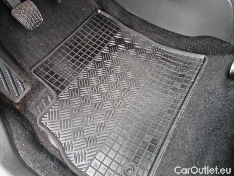  Opel  Astra  K Sports Tourer (2015) ST 1.5CDTi 77 Edition 5d #13