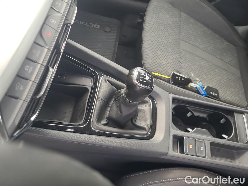  Skoda  Octavia  Combi (NX3)(2020) Oct.Combi 1.5TSI 110 Style #16