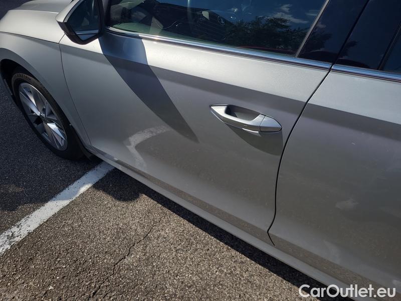  Skoda  Octavia  Lim. (NX3)(2020) Oct.2.0TDI 110 Style 4WD AT #7