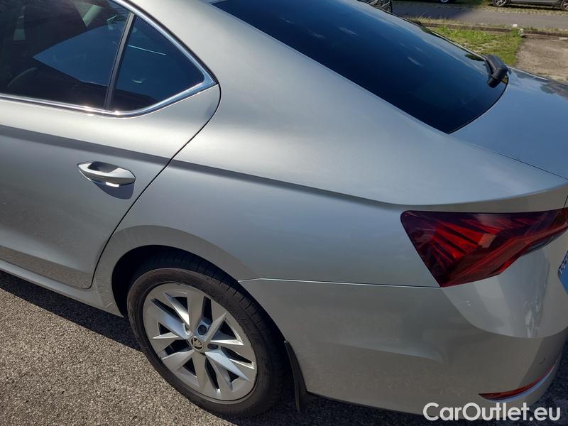  Skoda  Octavia  Lim. (NX3)(2020) Oct.2.0TDI 110 Style 4WD AT #15