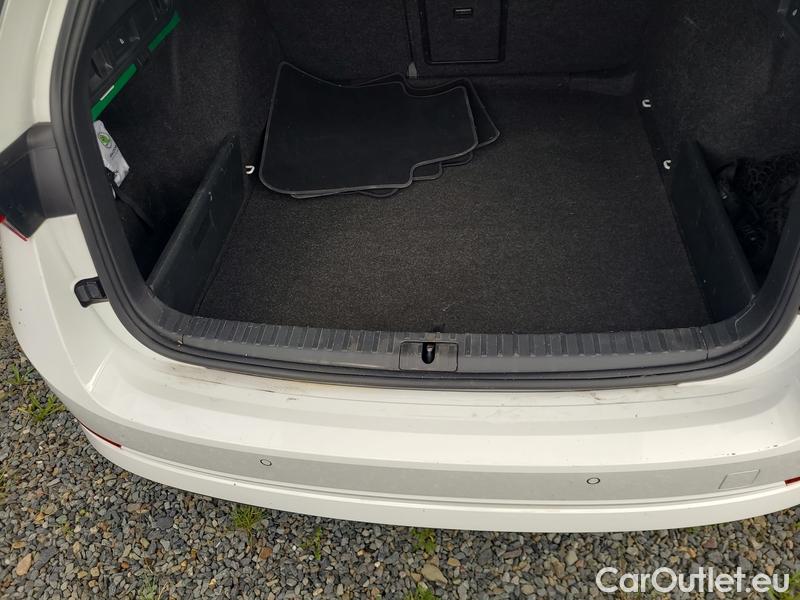  Skoda  Octavia  Combi (NX3)(2020) Oct.Combi 1.5TSI 110 Style #8