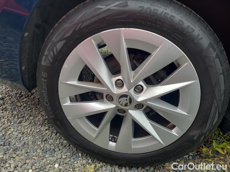  Skoda  Octavia  Lim. (NX3)(2020)  1.0TSI 81 Style #23