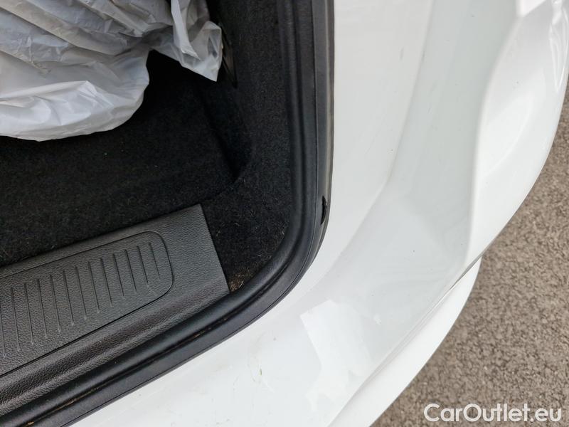  Opel  Astra  K Sports Tourer (2015) ST 1.5CDTi 77 Edition 5d #26