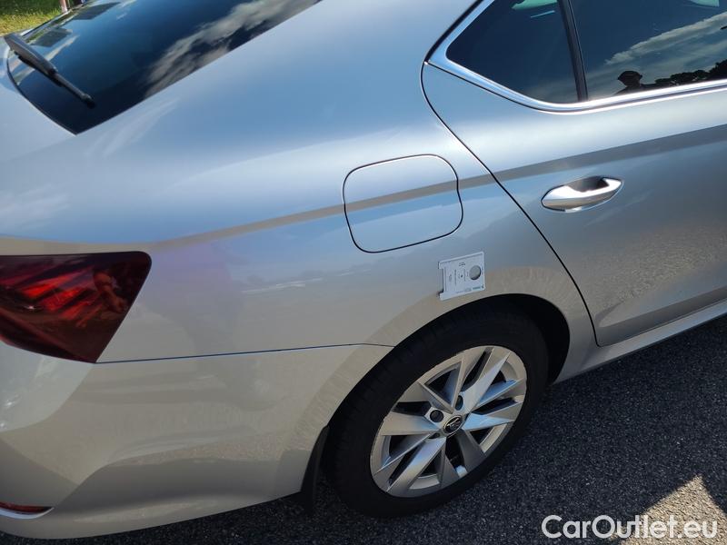  Skoda  Octavia  Lim. (NX3)(2020) Oct.2.0TDI 110 Style 4WD AT #19