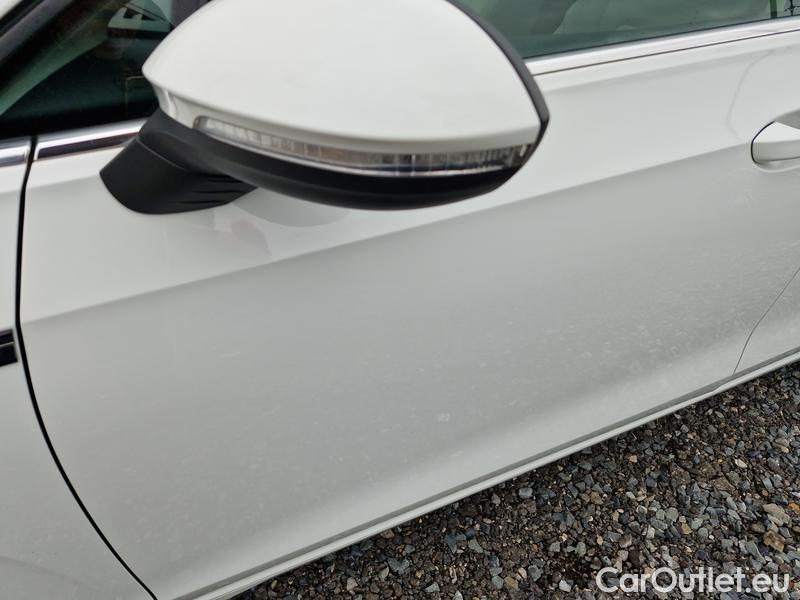  Volkswagen  Golf  VIII Variant (CG5) 2020 Var.1.5 TSI 110 Style 5d #6