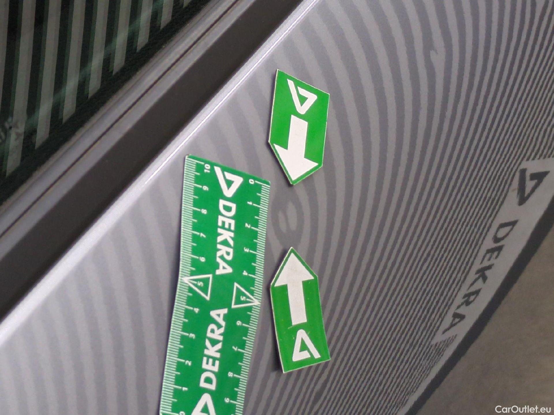  Citroen  C4  Berline Feel Pack 1.5 BlueHDI 130CV BVA8 E6d #64