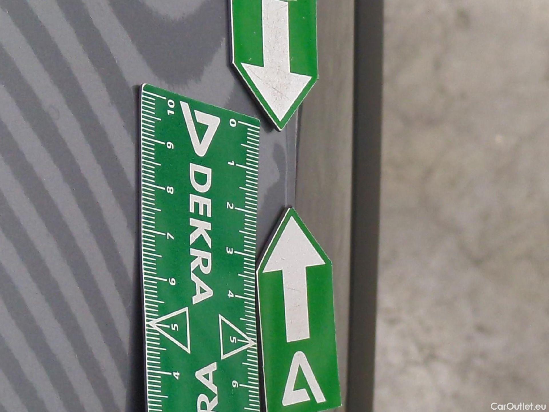  Citroen  C4  Berline Feel Pack 1.5 BlueHDI 130CV BVA8 E6d #51