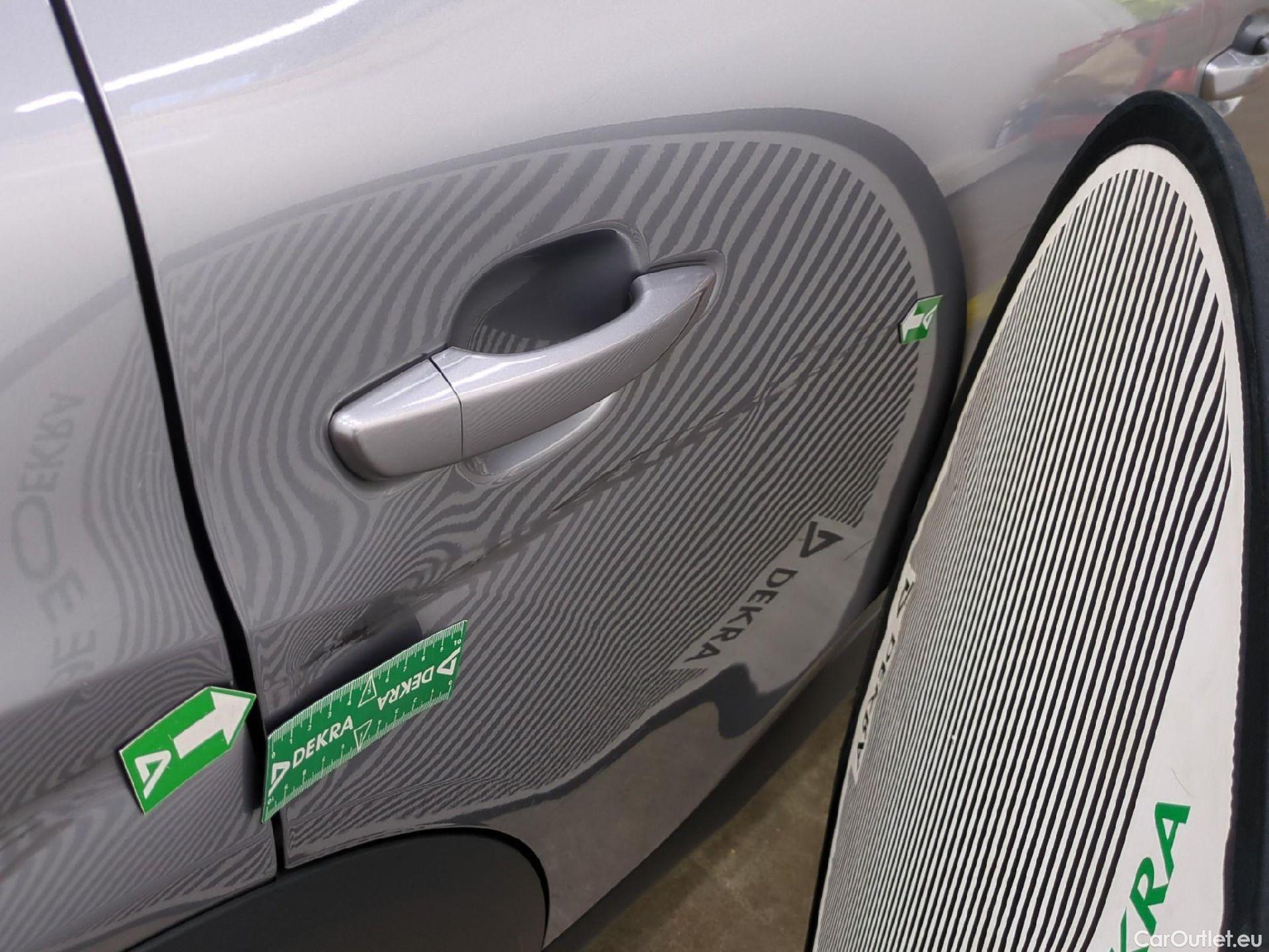  Citroen  C4  Berline Feel Pack 1.5 BlueHDI 130CV BVA8 E6d #18