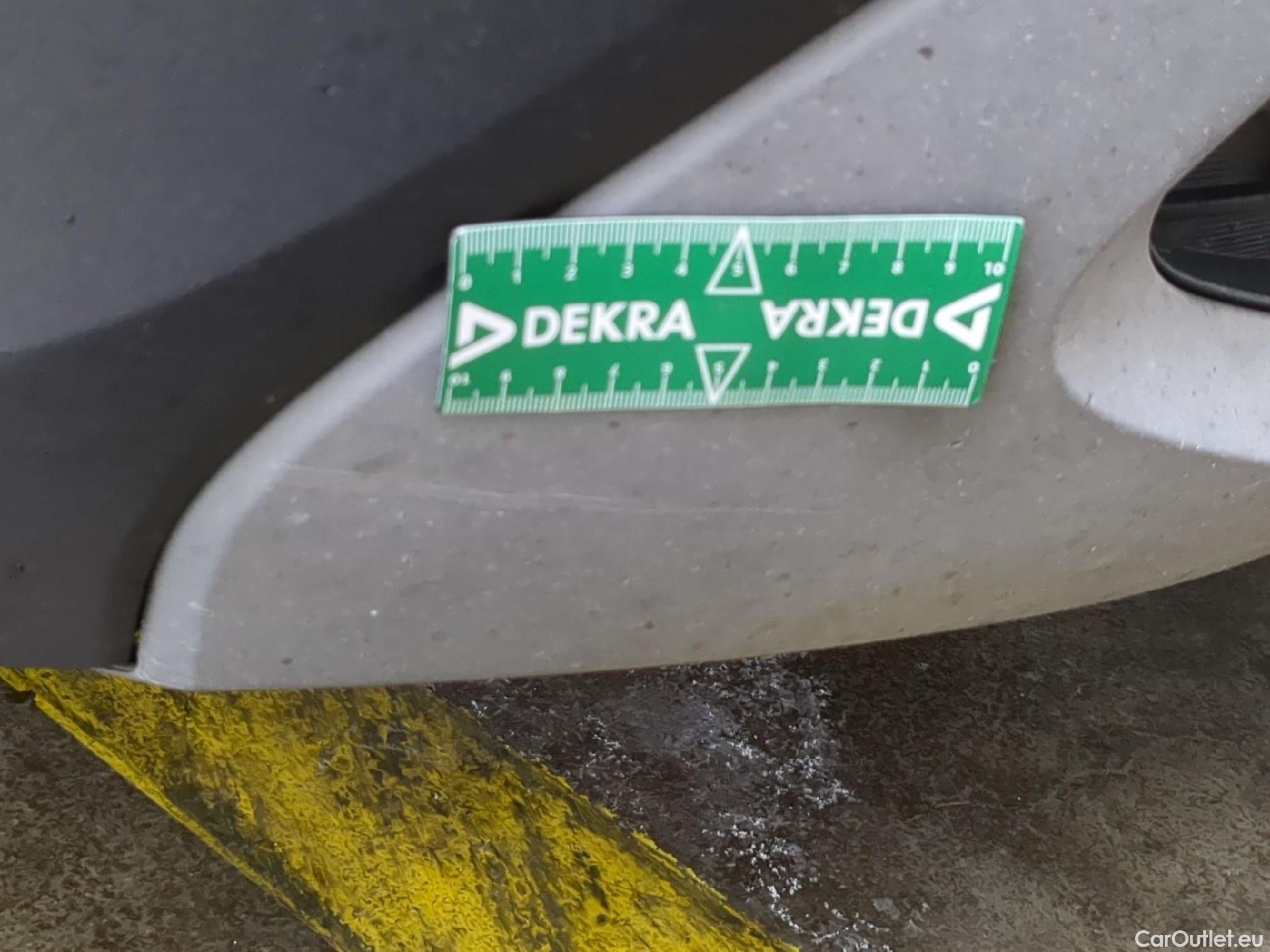  Hyundai  Konna HYUNDAI Kona / 2020 / 5P / SUV 1.0 T-GDI 120 HYBRID 48V BUSINESS #28