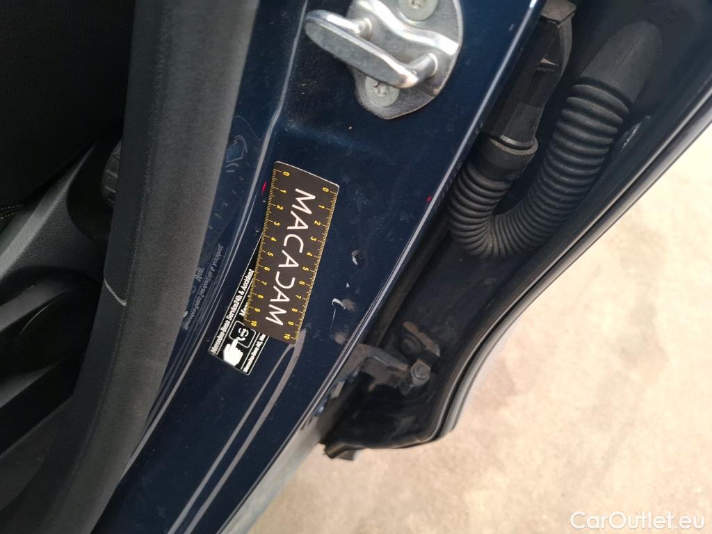  Mercedes  GLA MERCEDES-BENZ  / 2020 / 5P / SUV 2.0  200 D BUSINESS LINE DCT #17