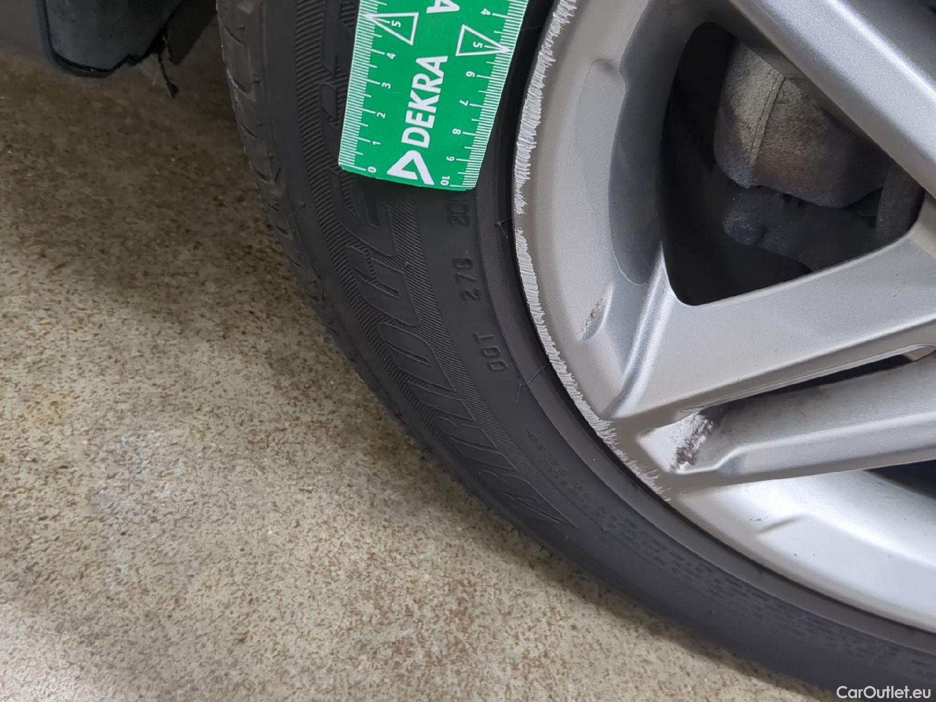  Hyundai  Konna HYUNDAI Kona / 2020 / 5P / SUV 1.0 T-GDI 120 HYBRID 48V BUSINESS #5