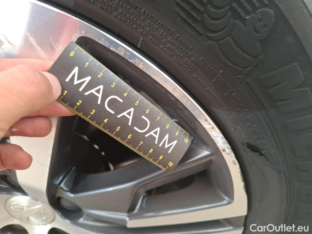  Peugeot  3008  Allure 1.5 HDi 130CV BVA8 E6d #44