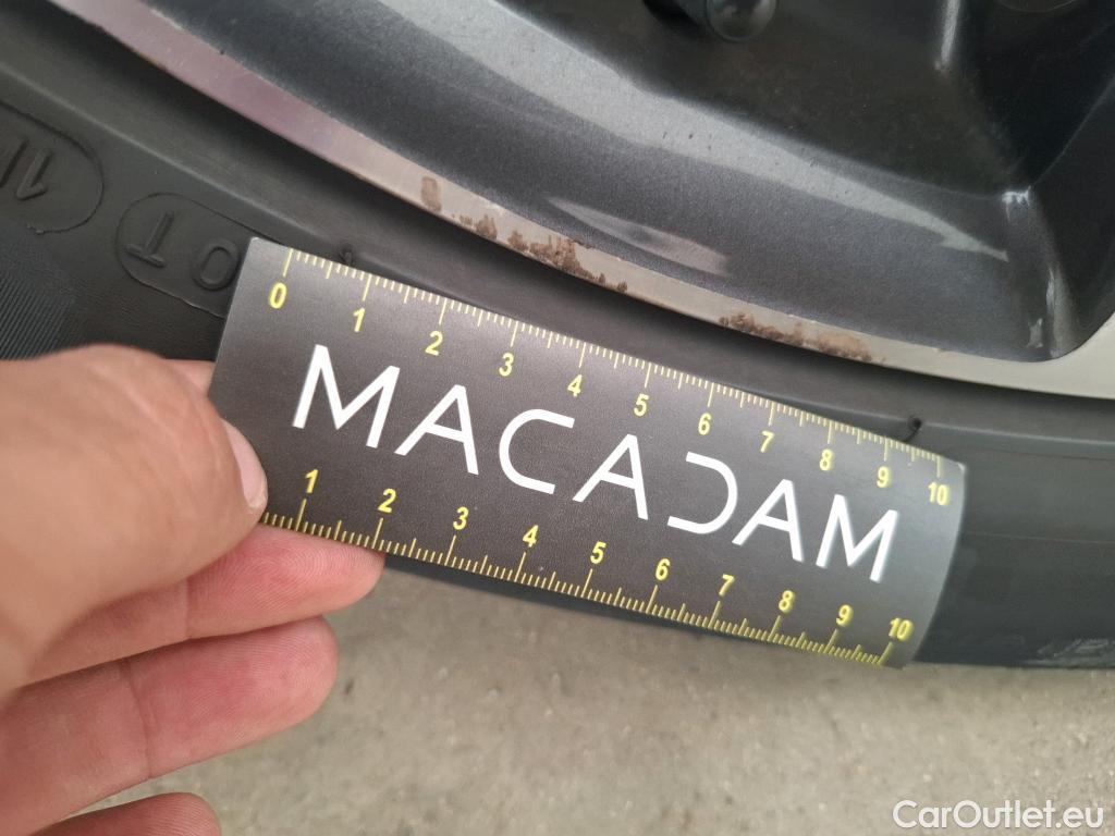  Peugeot  3008  Allure 1.5 HDi 130CV BVA8 E6d #46