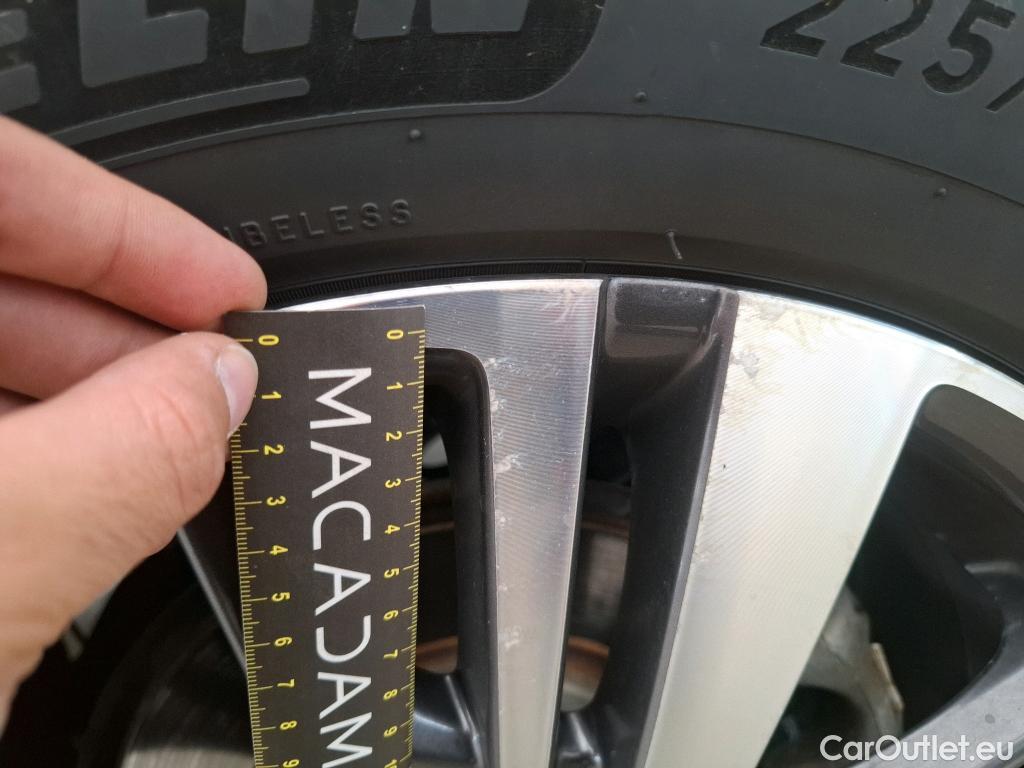  Peugeot  3008  Allure 1.5 HDi 130CV BVA8 E6d #50