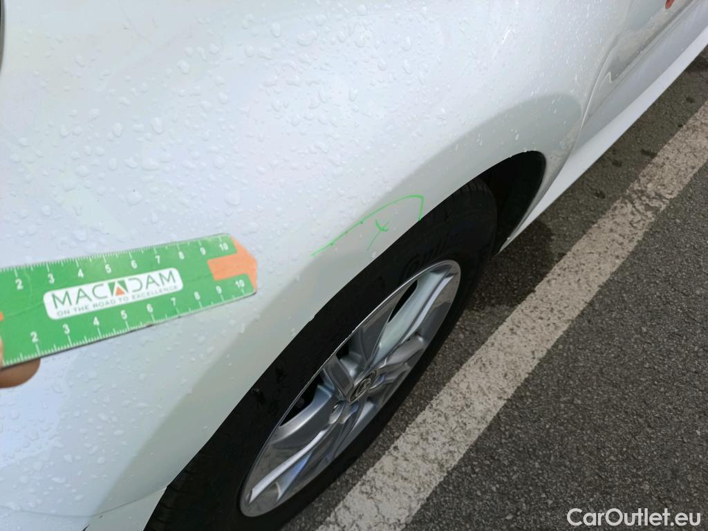  Toyota  Yaris TOYOTA  / 2020 / 5P / berlina con portón 1.5 120H Business Plus #3