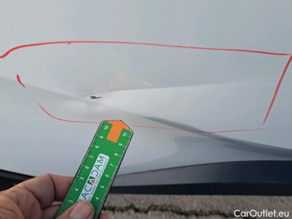  Toyota  C-HR TOYOTA  / 2019 / 5P / todoterreno 1.8 125H Active #5