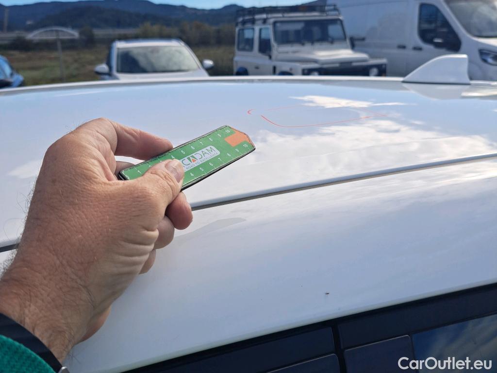  Toyota  C-HR TOYOTA  / 2019 / 5P / todoterreno 1.8 125H Active #1