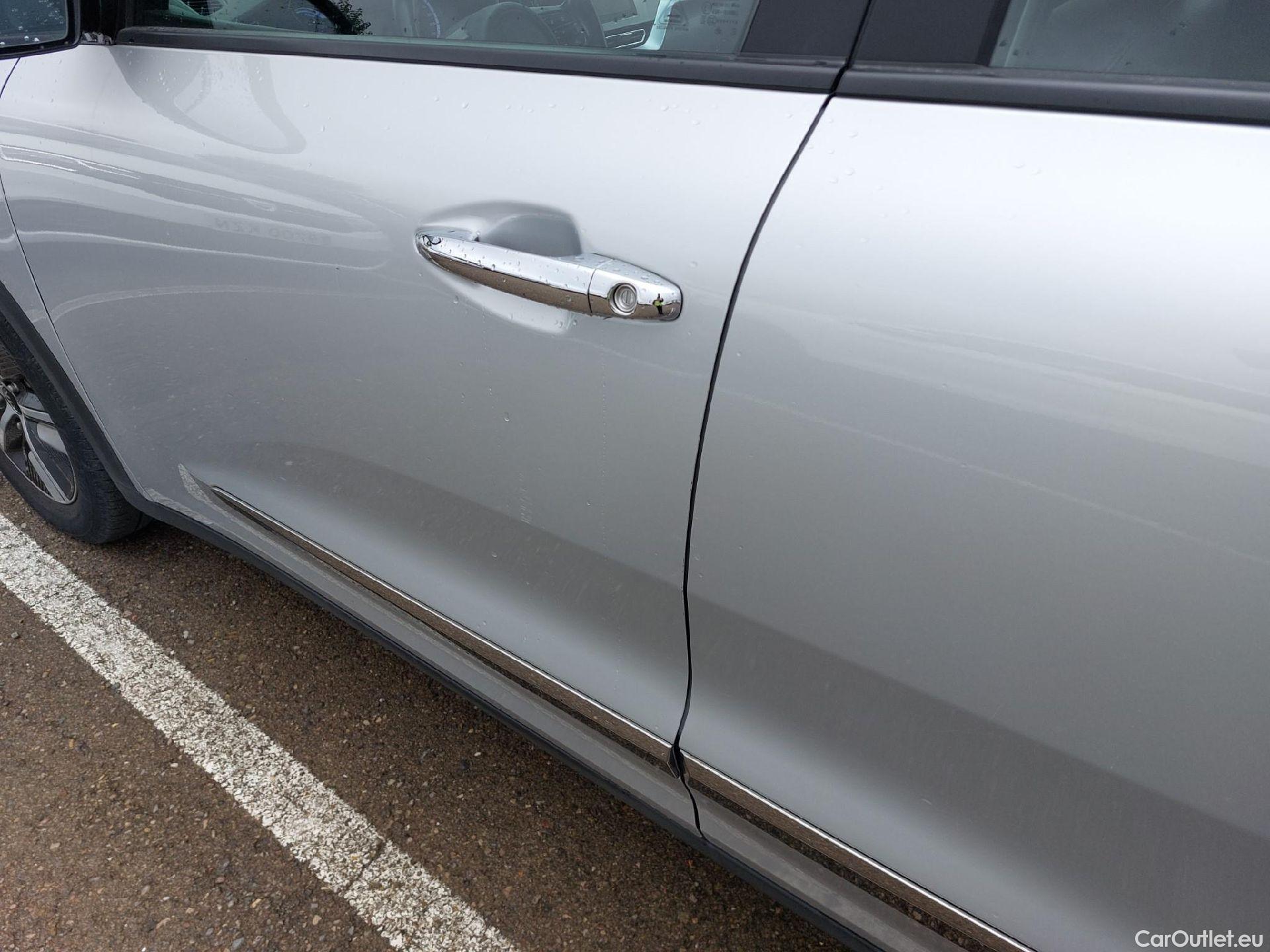  KIA  Niro KIA  / 2019 / 5P / crossover 1.6 GDi PHEV 104kW (141CV) Drive #6