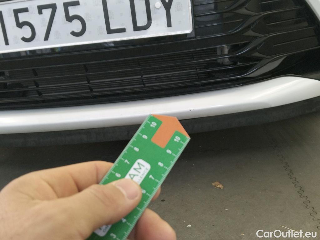  Toyota  Yaris TOYOTA  / 2017 / 5P / berlina con portón 1.5 100H Active #12